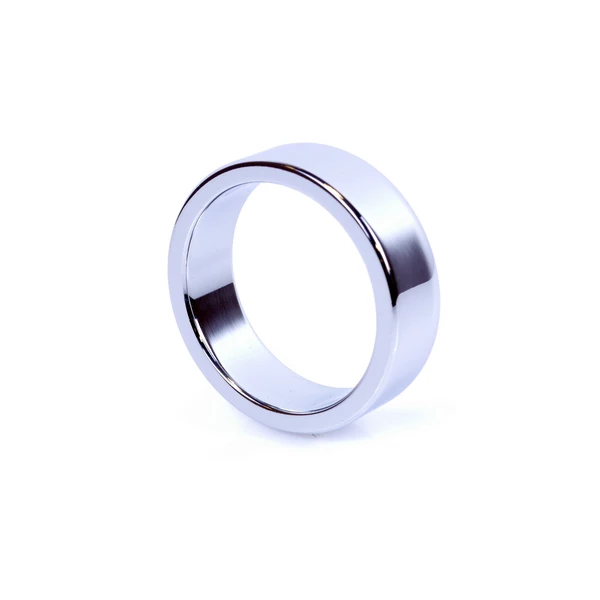Boss Series Metal Cock Ring Medium - metalowy pierścień erekcyjny