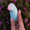 Satisfyer Tropical Tip Light Blue - Wibrator łechtaczkowy sterowany aplikacją mobilną, Niebieski