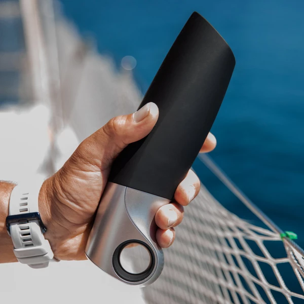 Satisfyer Power Masturbator Black Silver - Masturbator wibrujący sterowany aplikacją mobilną