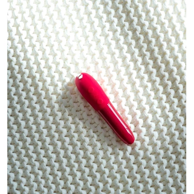 We-Vibe Tango X Cherry red - Miniwibrator typu bullet, Czerwony