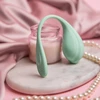 Satisfyer Smooth Petal - Wibrujące jajeczko sterowane aplikacją, Zielone