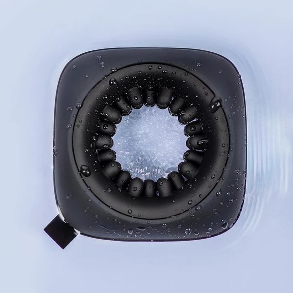 Satisfyer Ring Stroker - Poręczny masturbator z wibracjami 