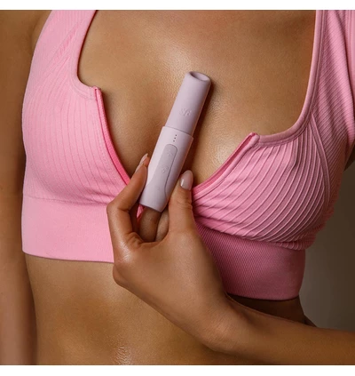 Satisfyer Secret Kiss - Miniwibrator łechtaczkowy w kształcie szminki, jasnoróżowy