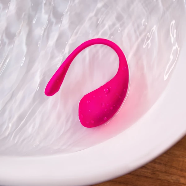 Lovense Lush 3 - wibrująca kulka z aplikacją na telefon 