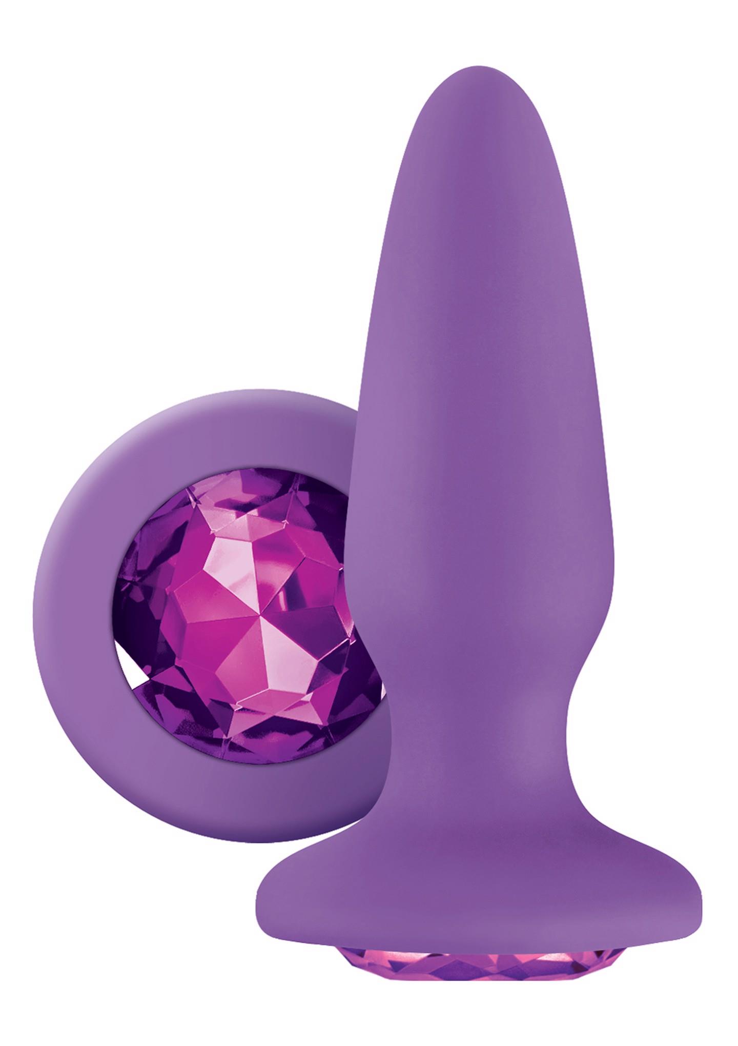 NS Novelties Glams Gem Plug Purple - Korek analny z kryształem, Fioletowy ⚫ DARMOWA DOSTAWA od 299zł ⚫ DYSKRETNA PRZESYŁKA 24H Z POLSKI ⚫