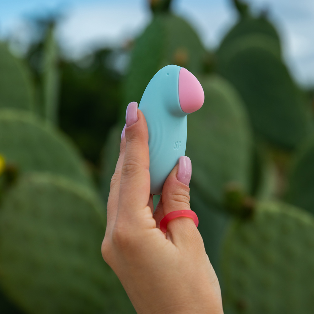 Satisfyer Tropical Tip Light Blue - Wibrator łechtaczkowy sterowany aplikacją mobilną, Niebieski ▶️▶️ DYSKRETNIE ▶️ GWARANCJA ▶️ PRZESYŁKA 24h ▶️