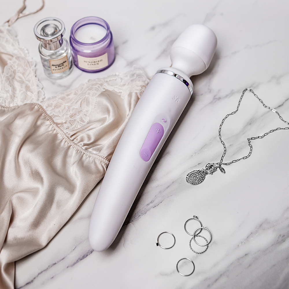 Satisfyer Wand-er Woman - masażer do ciała, biały ▶️▶️ DYSKRETNIE ▶️ GWARANCJA ▶️ PRZESYŁKA 24h ▶️